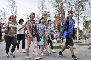 Экскурсия для студентов и горожан старшего поколения пройдет по Волхонке. Фото: Александр Кожохин, «Вечерняя Москва»